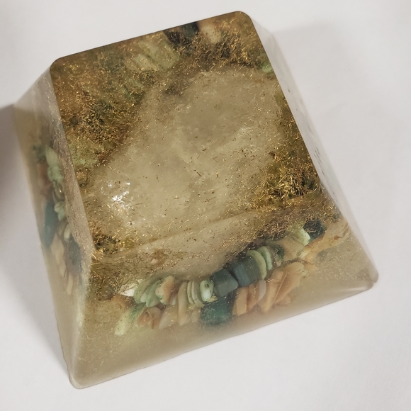 Handmade Orgonite Crystal & Fluorite Generator - Picture 7 of 9